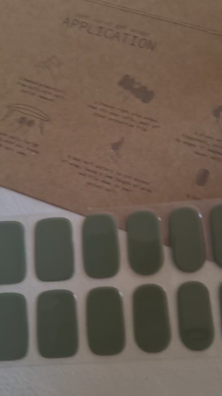 Frnka_semi-cured_gel_nail_wraps_sage_Australia